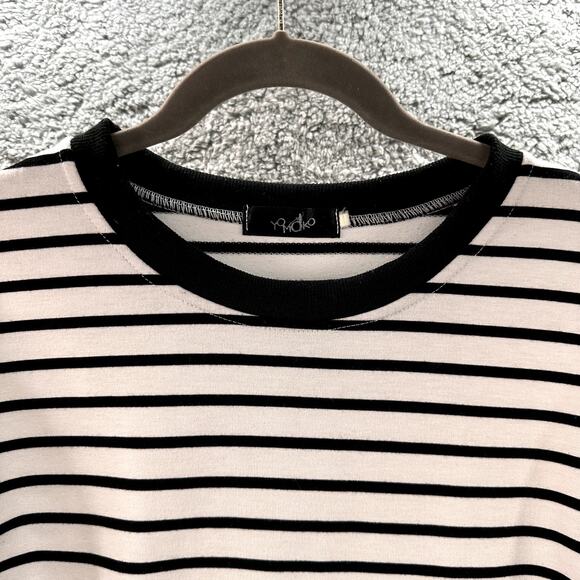 YOMOKO Women's Medium Black And White Striped Heart Elbow Design Love - Picture 9 of 9